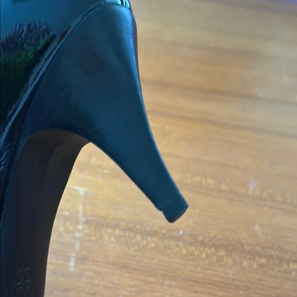 Tory Burch Caroline Pumps, size 9M - Picture 6 of 10